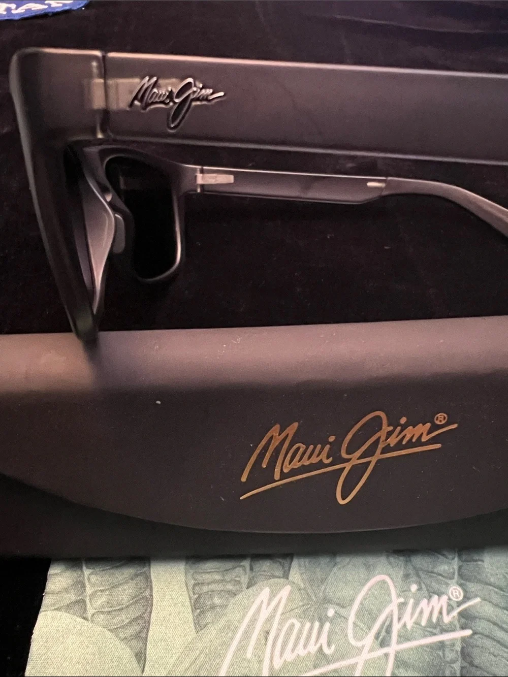 MAUI JIM , SOUTH SWELL Manchester United ,OFFICIAL sunglasses 😎 made in ITALY 🇮🇹